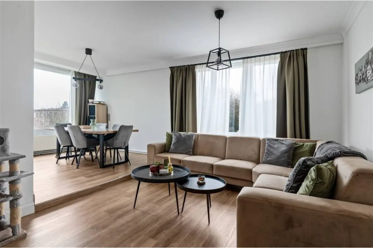 Appartement te  koop in Wilrijk 2610 219000.00€ 2 slaapkamers 87.00m² - Zoekertje 753991