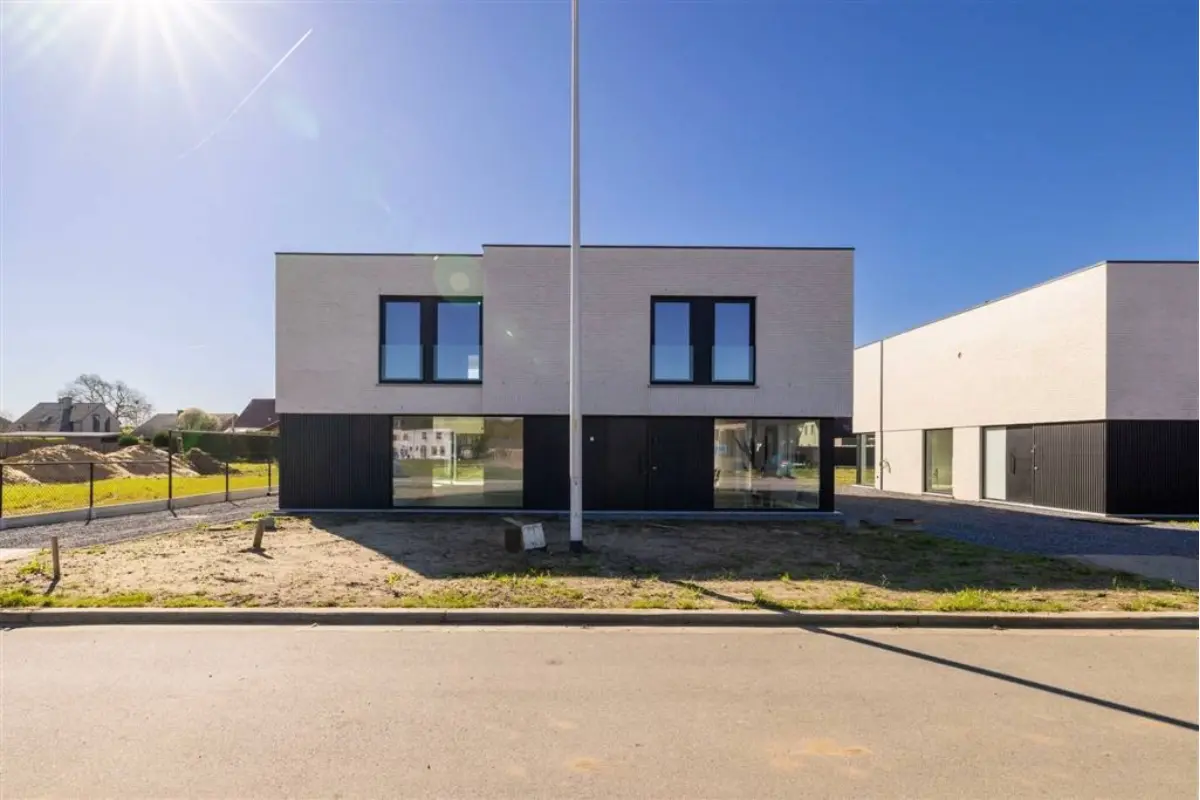 Huis te  koop in Varendonk 2431 420000.00€ 3 slaapkamers 180.00m² - Zoekertje 753480