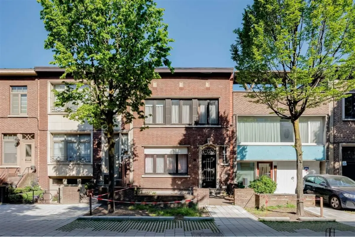 Huis te  koop in Merksem 2170 335000.00€ 3 slaapkamers 138.00m² - Zoekertje 754580