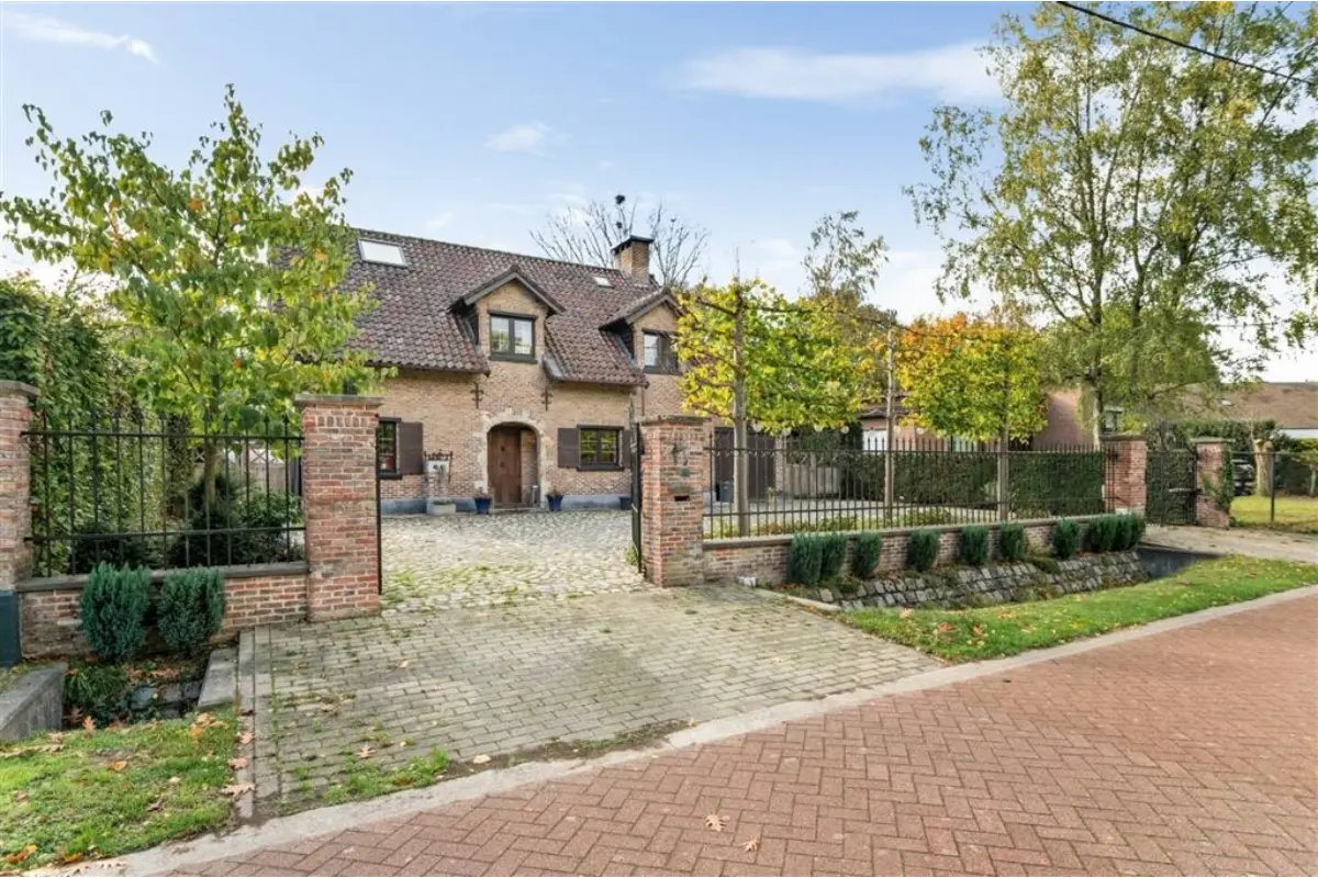 Huis te  koop in Brecht 2960 649000.00€ 4 slaapkamers 244.00m² - Zoekertje 754457