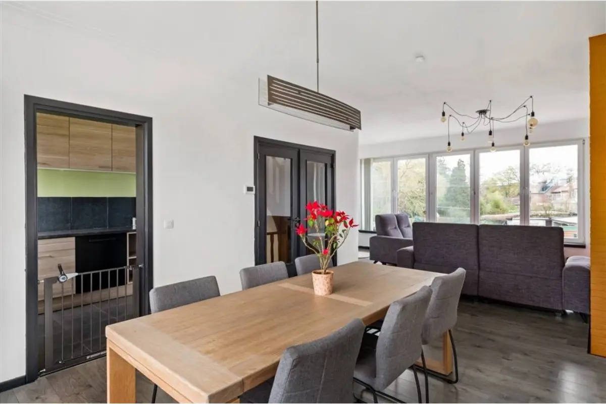 Huis te  koop in Ekeren 2180 379000.00€ 3 slaapkamers 144.00m² - Zoekertje 755985