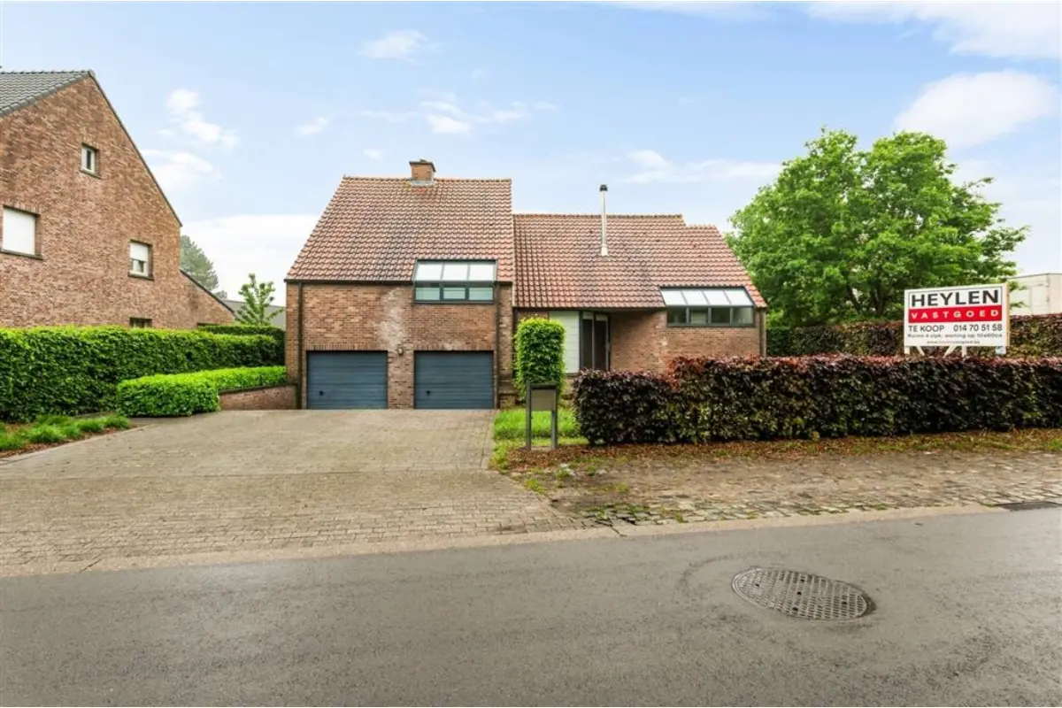 Huis te  koop in Tielen 2460 539000.00€ 4 slaapkamers 320.00m² - Zoekertje 756132