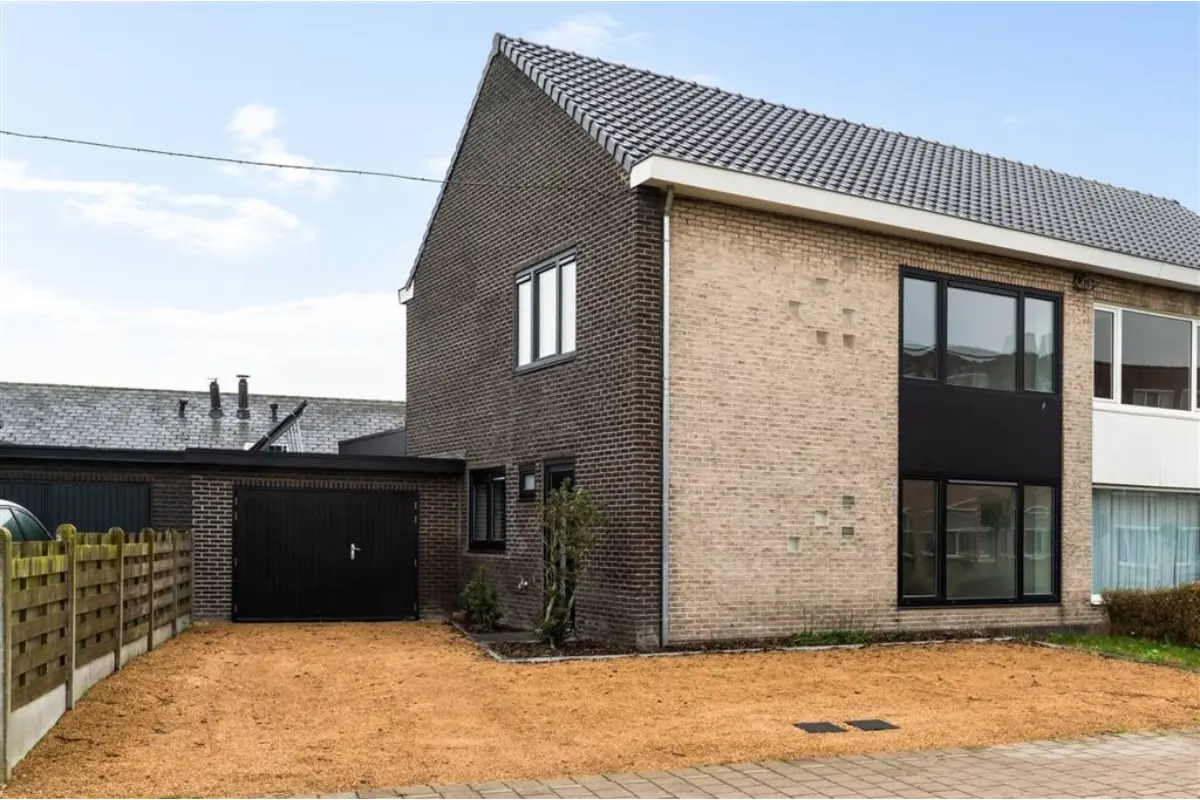 Huis te  koop in Rijkevorsel 2310 449000.00€ 4 slaapkamers m² - Zoekertje 756888