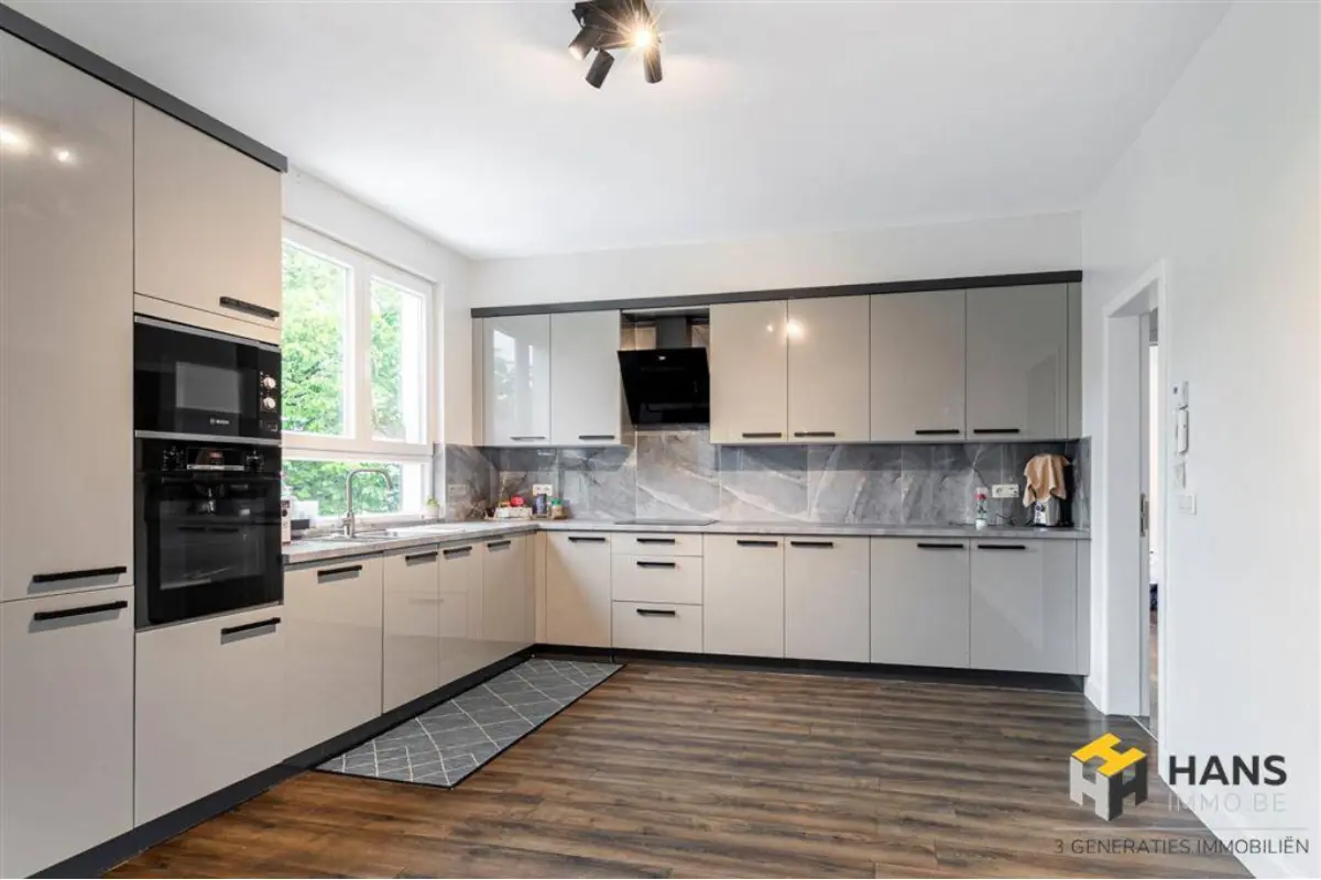 Appartement te  koop in Wilrijk 2610 379000.00€ 3 slaapkamers 130.00m² - Zoekertje 756902