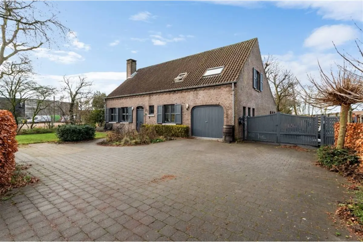 Huis te  koop in Meerle 2328 579000.00€ 5 slaapkamers 296.00m² - Zoekertje 756887