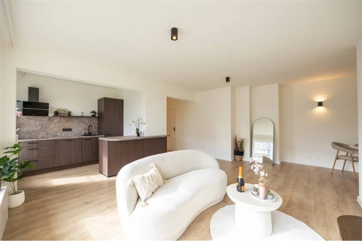 Appartement te  koop in Berchem 2600 309000.00€ 2 slaapkamers 85.00m² - Zoekertje 756717