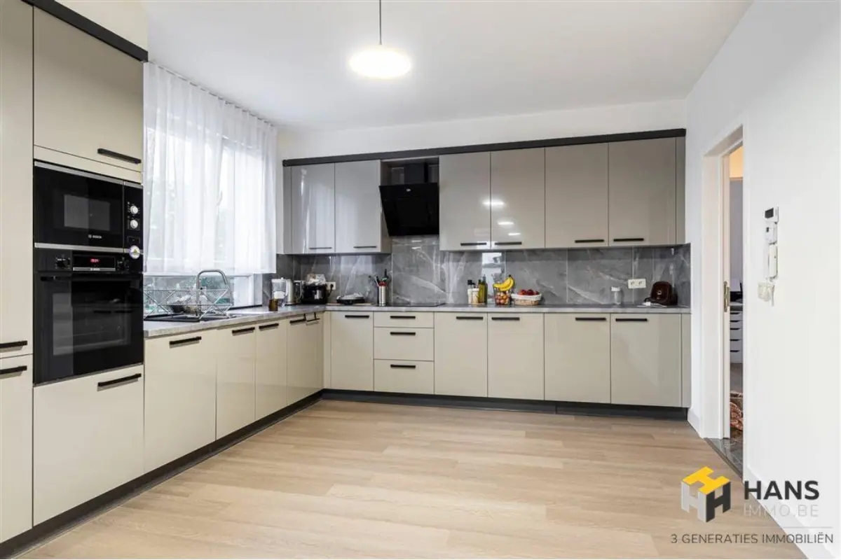 Appartement te  koop in Wilrijk 2610 379000.00€ 3 slaapkamers 125.00m² - Zoekertje 756903