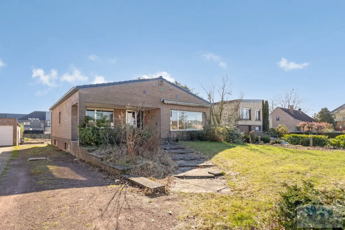 Bungalow te  koop in Heist-op-den-Berg 2220 349000.00€ 2 slaapkamers 156.00m² - Zoekertje 758722