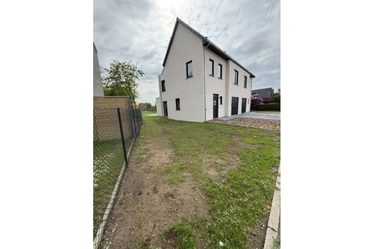 Huis te  koop in Mol 2400 415000.00€ 4 slaapkamers 210.00m² - Zoekertje 759505