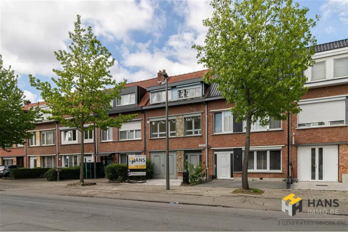 Huis te  koop in Merksem 2170 329000.00€ 5 slaapkamers 165.00m² - Zoekertje 759627