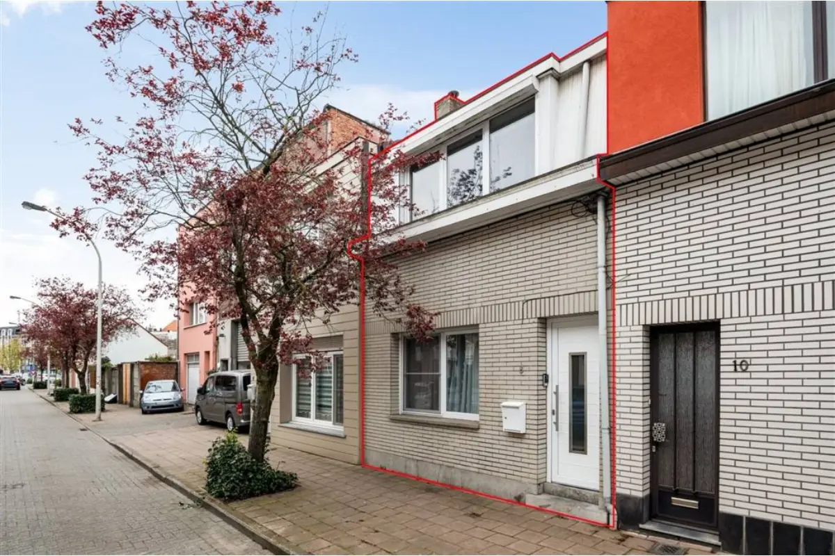 Huis te  koop in Merksem 2170 325000.00€ 3 slaapkamers 160.00m² - Zoekertje 762214