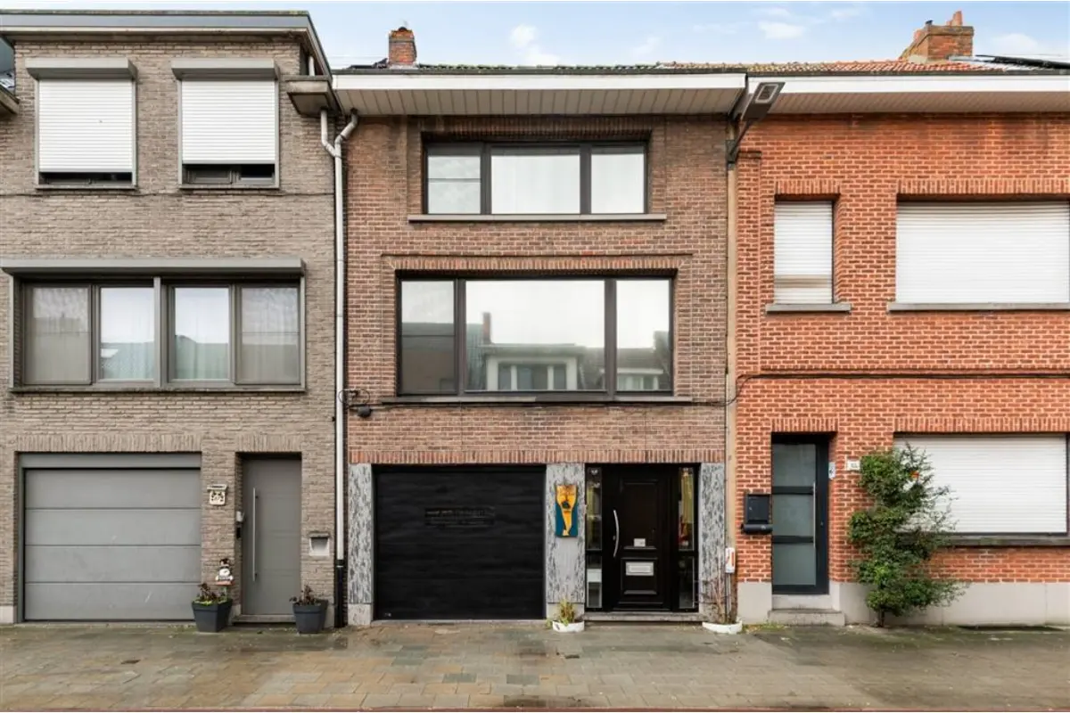 Huis te  koop in Merksem 2170 384000.00€ 3 slaapkamers 179.00m² - Zoekertje 762258