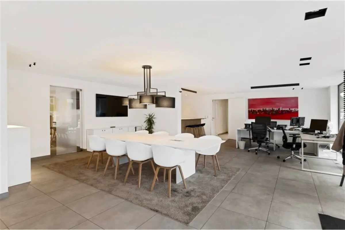Handelszaak te  koop in Brasschaat 2930 635000.00€  slaapkamers 195.00m² - Zoekertje 762175