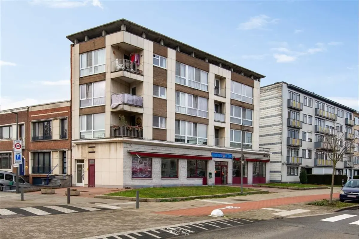 Handelszaak te  koop in Deurne 2100 359000.00€  slaapkamers 234.00m² - Zoekertje 762257