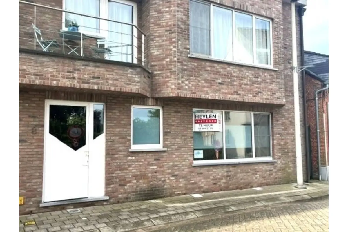 Handelszaak te  huur in Pulle 2243 600.00€  slaapkamers m² - Zoekertje 762490