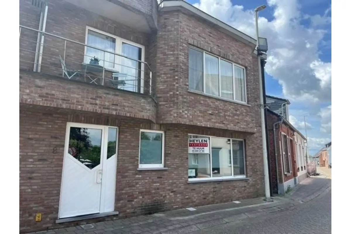 Handelszaak te  huur in Pulle 2243 600.00€  slaapkamers m² - Zoekertje 762490