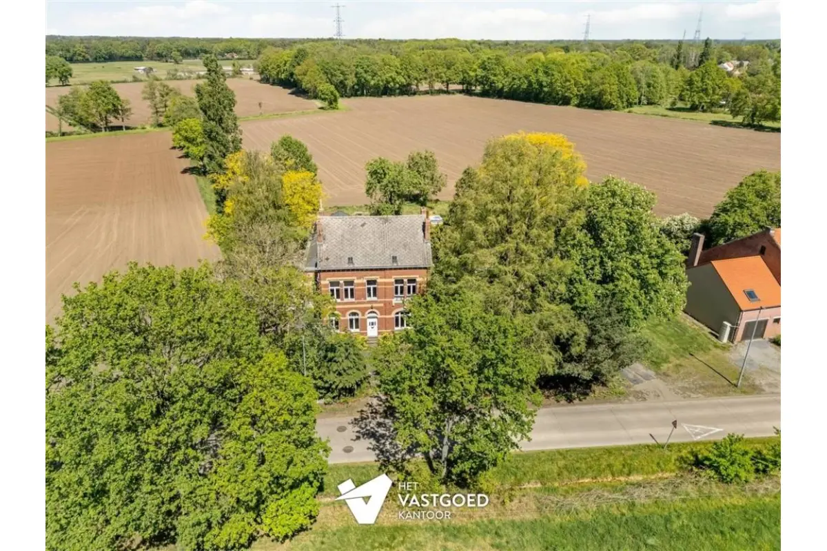 Huis te  koop in Balen 2490 349000.00€ 5 slaapkamers 305.00m² - Zoekertje 763646