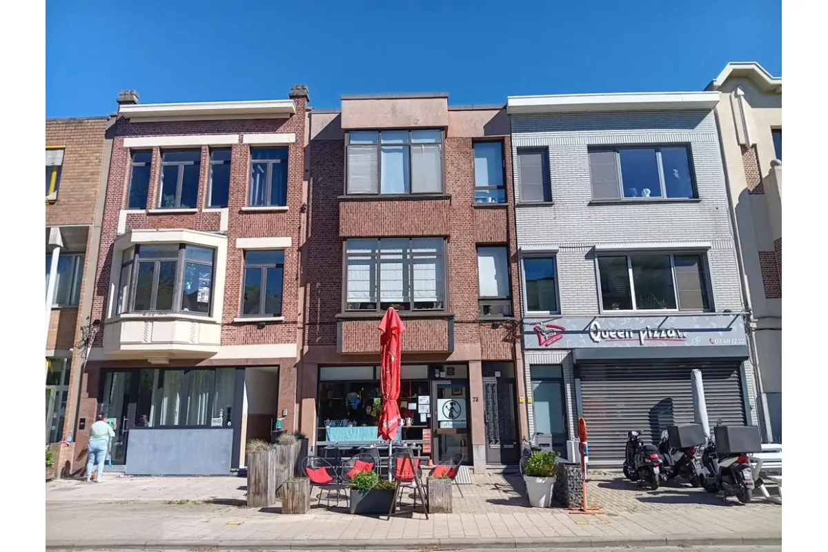 Handelszaak te  koop in Deurne 2100 499500.00€ 3 slaapkamers 241.00m² - Zoekertje 764013