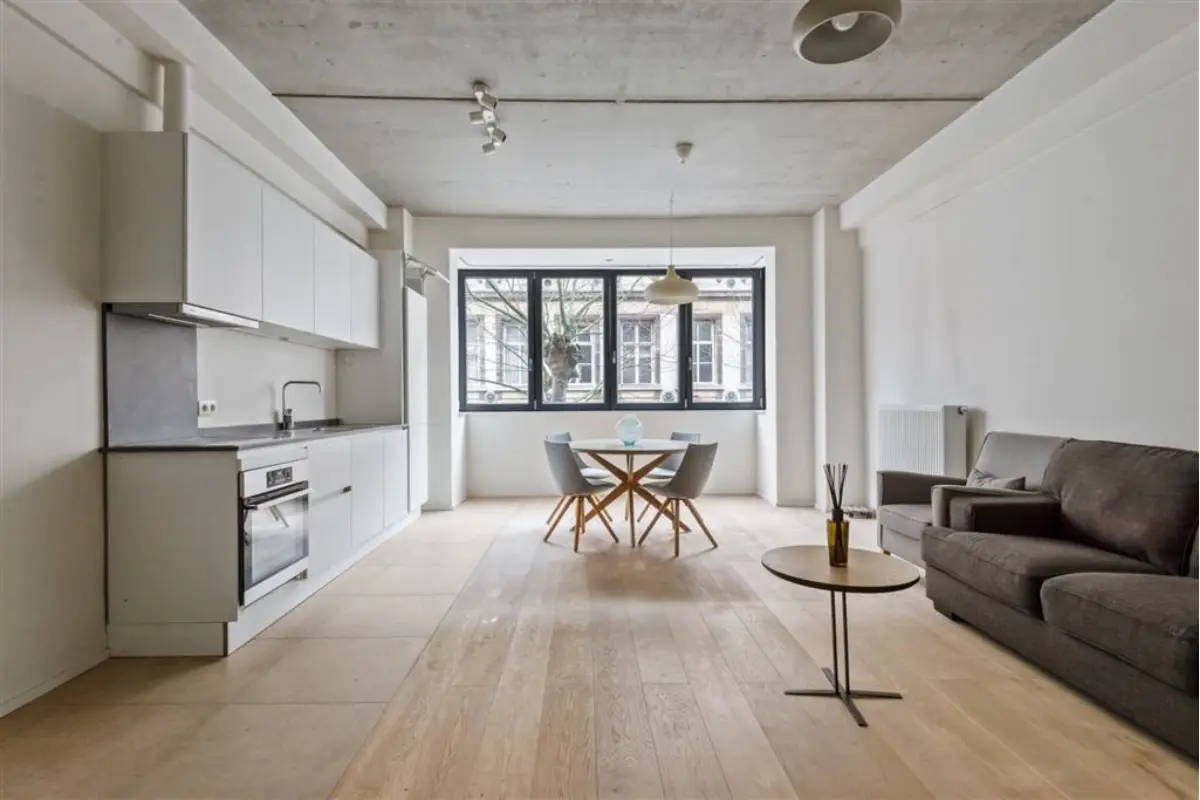 Appartement te  koop in Antwerpen 2060 275000.00€ 1 slaapkamers 66.00m² - Zoekertje 763703