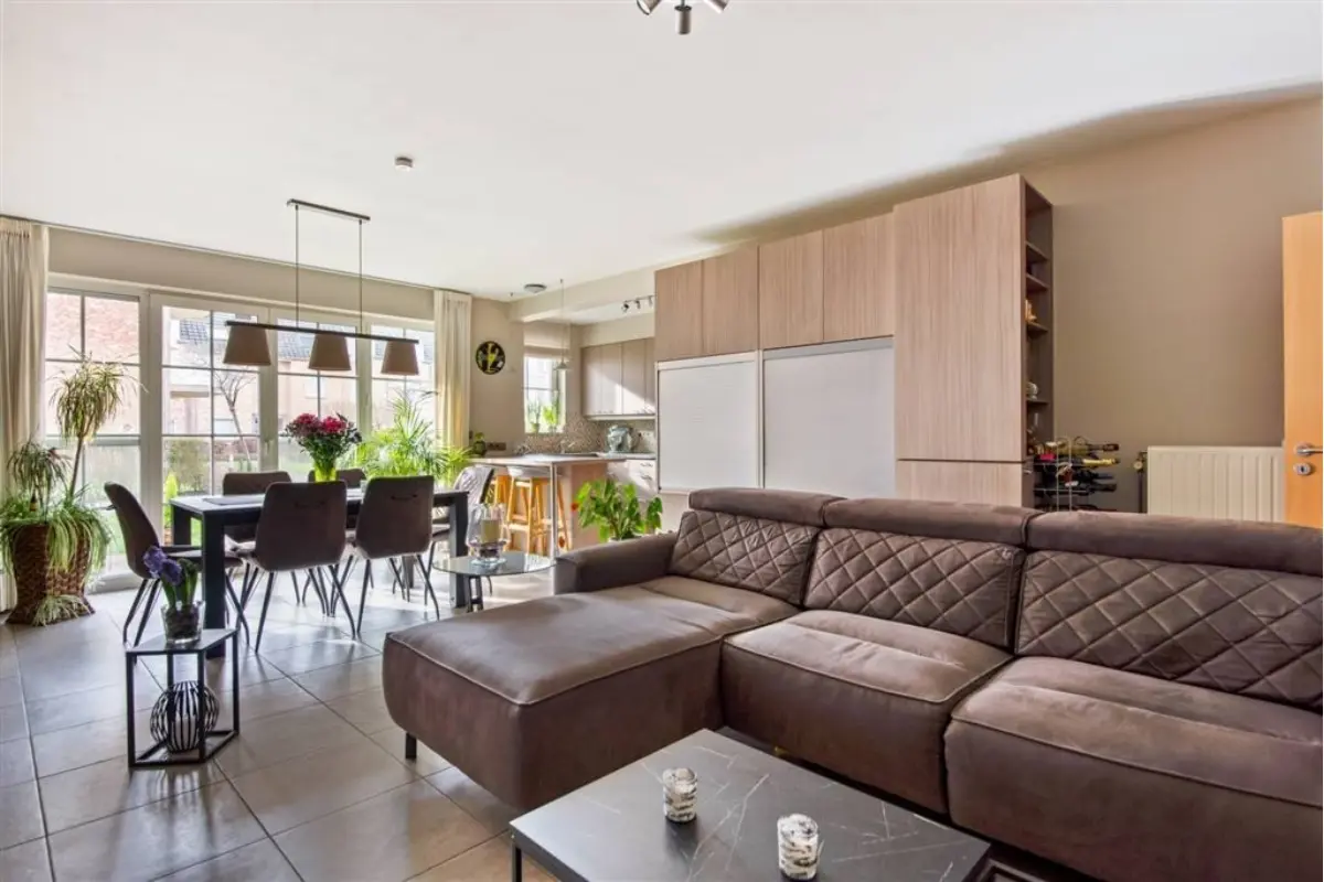 Benedenverdieping te  koop in Hoboken 2660 335000.00€ 3 slaapkamers 90.00m² - Zoekertje 763842