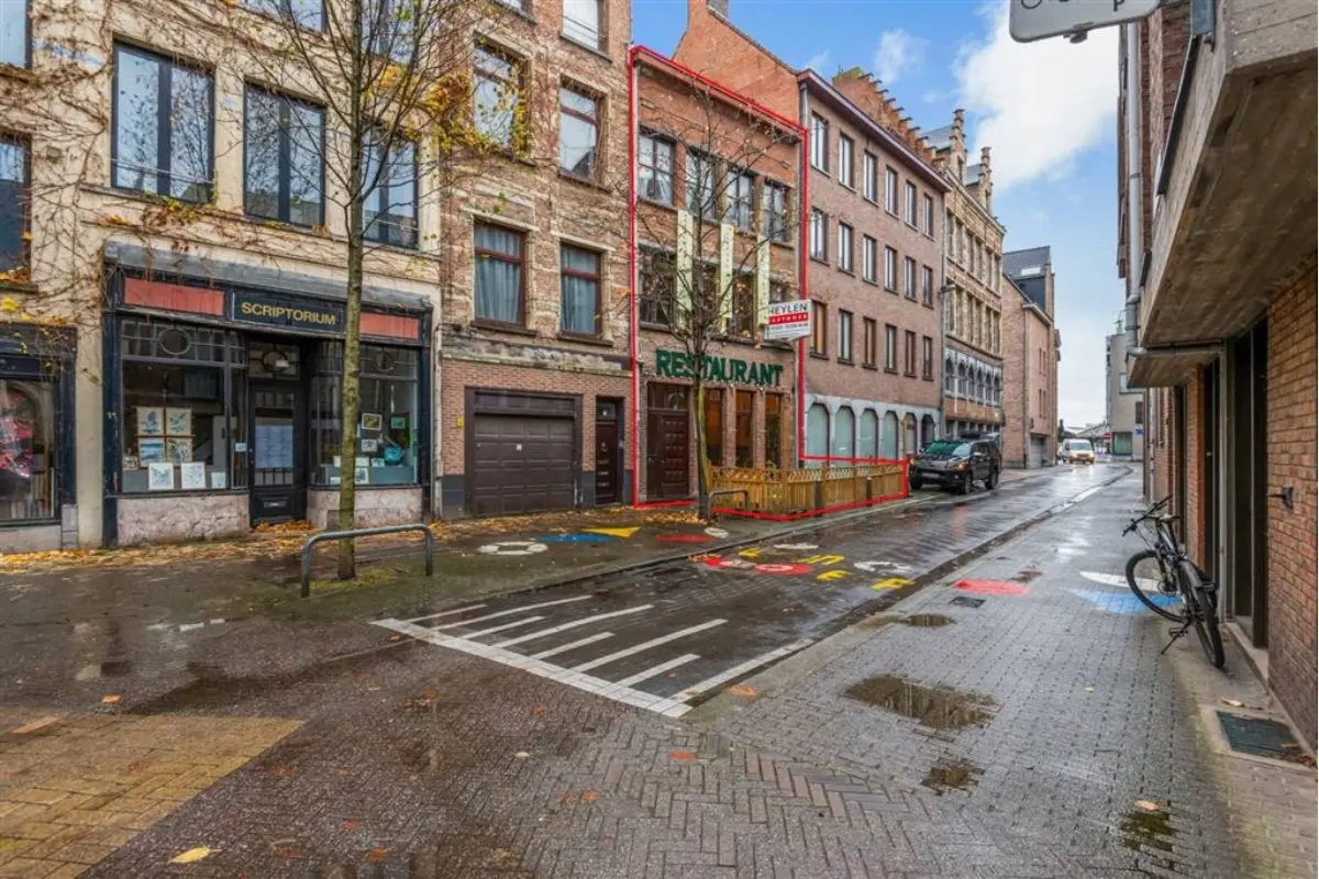 Handelszaak te  koop in Antwerpen 2000 525000.00€ 2 slaapkamers 220.00m² - Zoekertje 763701