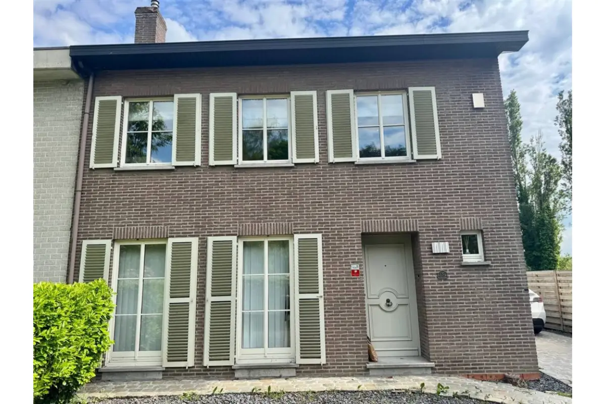 Huis te  huur in Emblem 2520 1495.00€ 3 slaapkamers 189.00m² - Zoekertje 763217