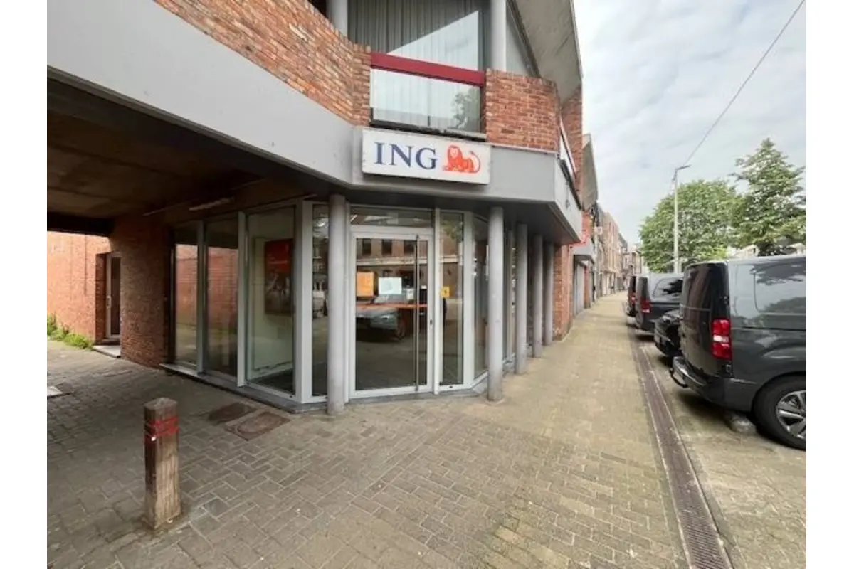 Handelszaak te  huur in Beerse 2340 3750.00€  slaapkamers m² - Zoekertje 764573