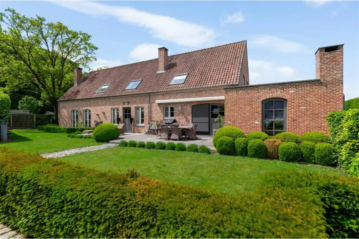 Huis te  koop in Noorderwijk 2200 865000.00€ 4 slaapkamers 379.00m² - Zoekertje 766359