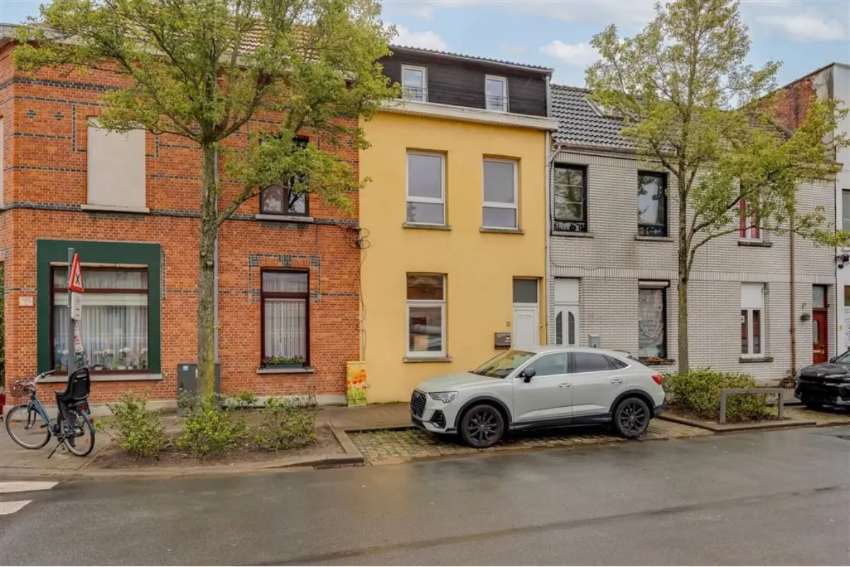 Huis te  koop in Merksem 2170 295000.00€ 3 slaapkamers 104.00m² - Zoekertje 766817