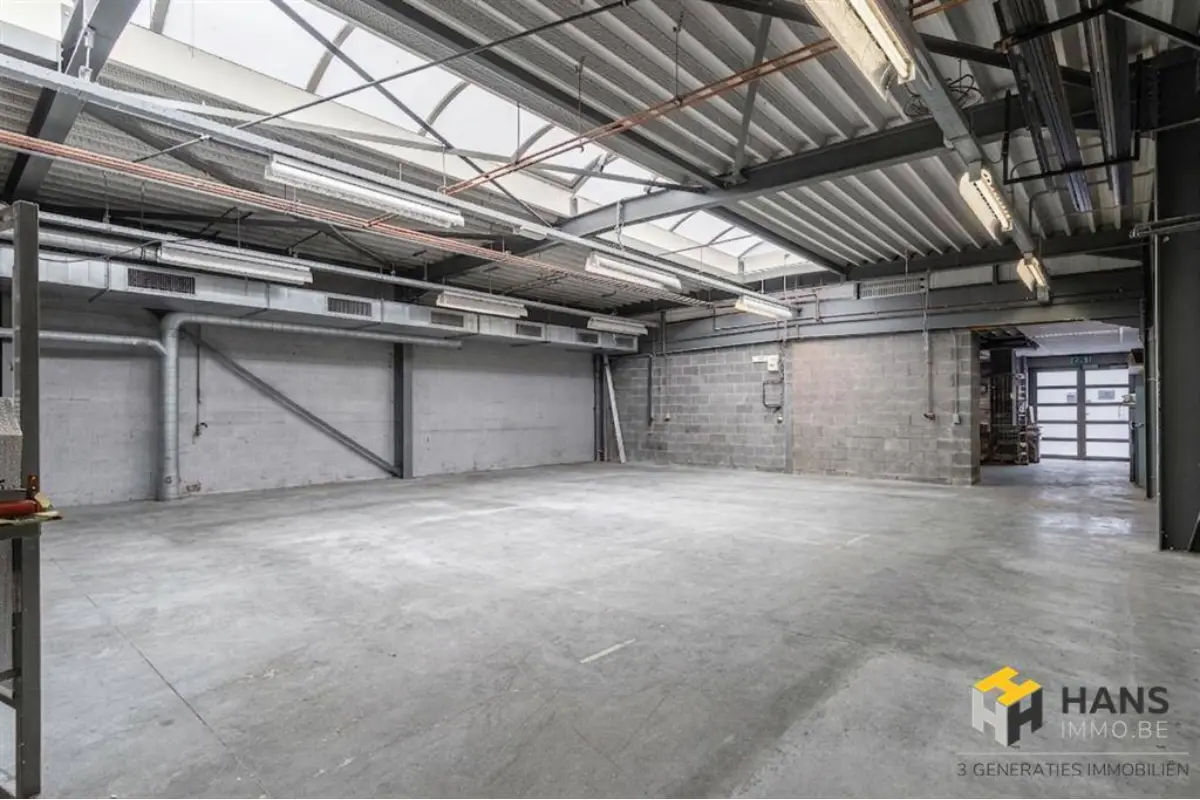 Handelszaak te  koop in Deurne 2100 995000.00€  slaapkamers 1065.00m² - Zoekertje 766971