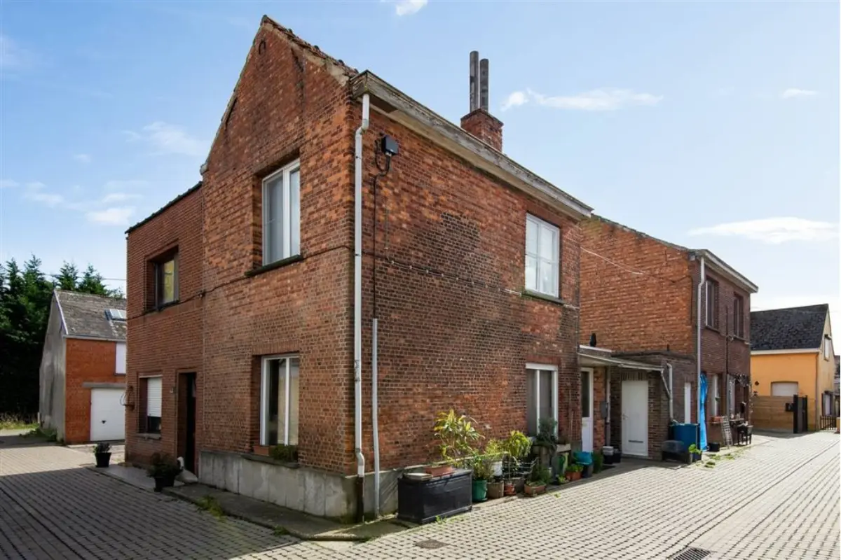 Huis te  koop in Lier 2500 499000.00€ 9 slaapkamers 266.00m² - Zoekertje 767401