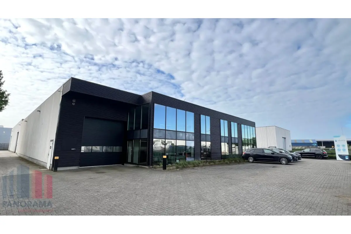 Handelszaak te  huur in Turnhout 2300 11859.00€  slaapkamers 2078.00m² - Zoekertje 770270
