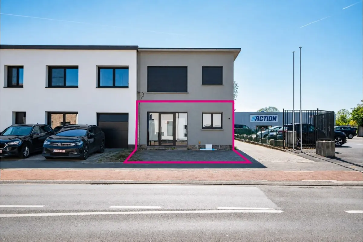 Handelszaak te  huur in Kontich 2550 1400.00€  slaapkamers m² - Zoekertje 769805