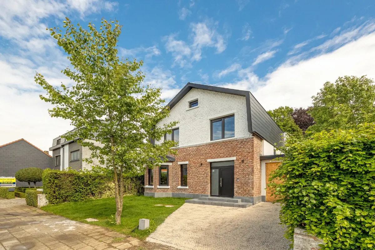 Villa te  koop in Hove 2540 1150000.00€ 3 slaapkamers 256.00m² - Zoekertje 771416