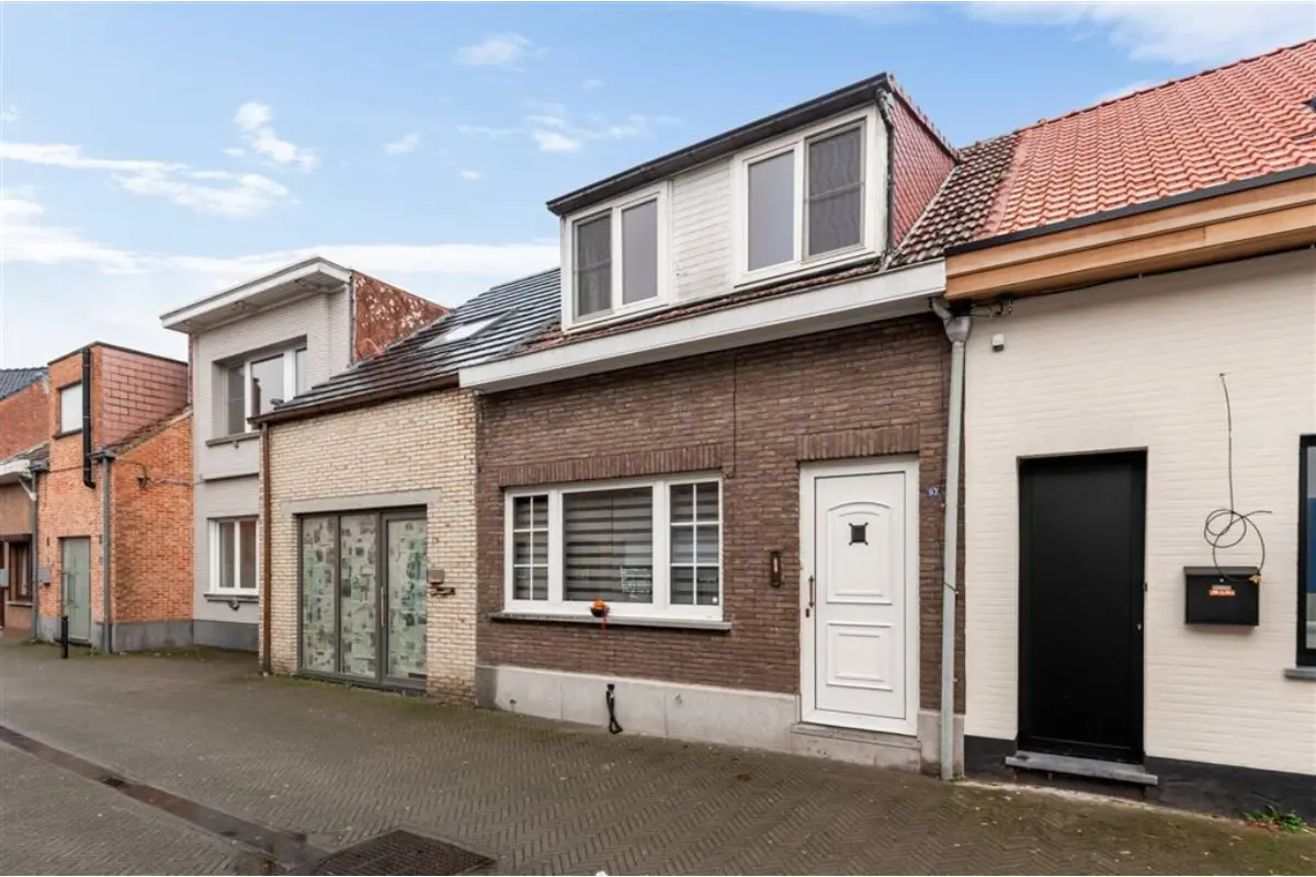 Huis te  koop in Turnhout 2300 239000.00€ 2 slaapkamers 160.00m² - Zoekertje 772439