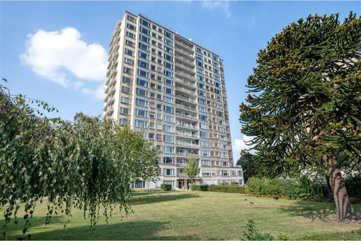 Appartement te  koop in Wilrijk 2610 166000.00€ 1 slaapkamers 65.00m² - Zoekertje 772961