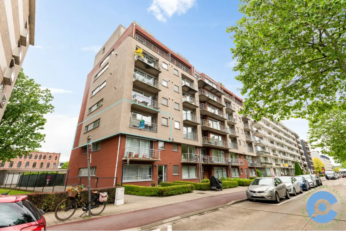 Appartement te  koop in Deurne 2100 385000.00€ 3 slaapkamers 120.00m² - Zoekertje 773434