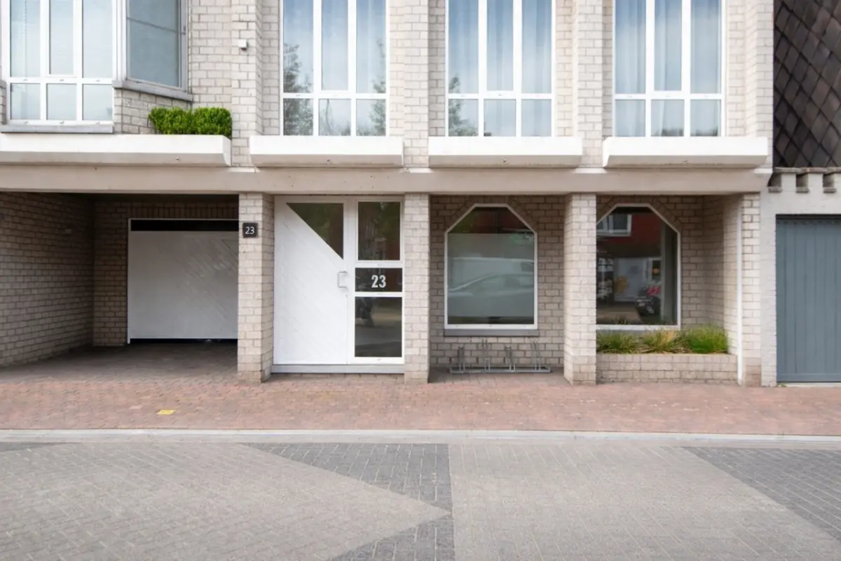 Handelszaak te  huur in Zandhoven 2240 1500.00€  slaapkamers m² - Zoekertje 774822