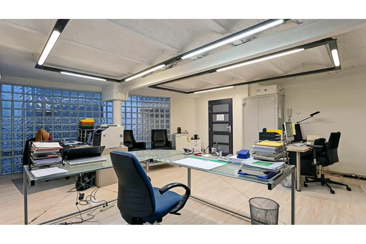 Handelszaak te  huur in Antwerpen 2000 500.00€  slaapkamers m² - Zoekertje 774823