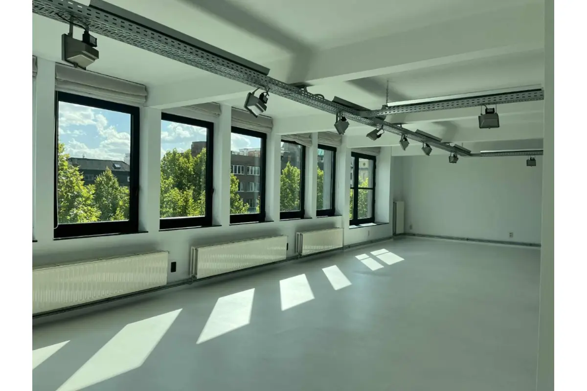 Handelszaak te  huur in Antwerpen 2000 7593.75€  slaapkamers m² - Zoekertje 774817