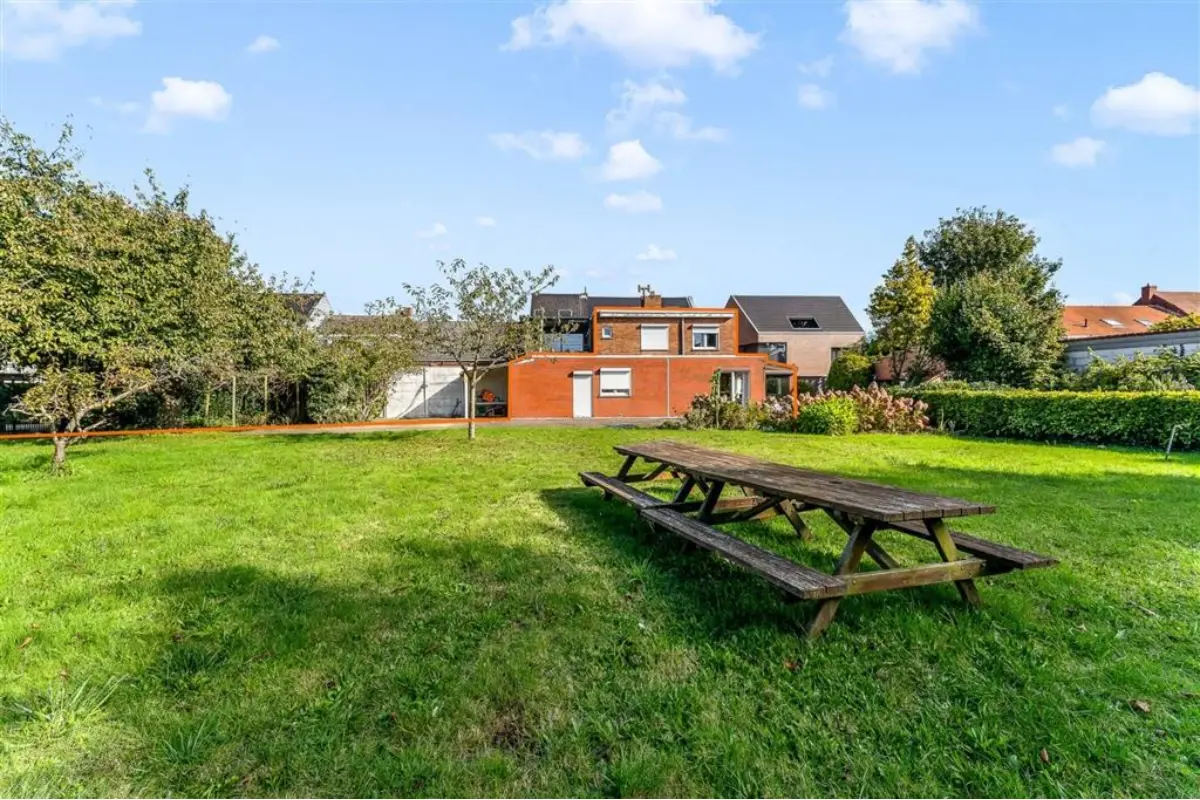 Appartement te  koop in Balen 2490 299000.00€ 3 slaapkamers 261.00m² - Zoekertje 774480