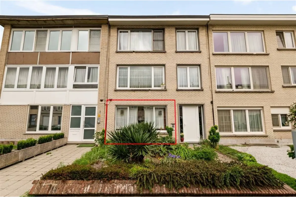 Appartement te  koop in Deurne 2100 185000.00€ 1 slaapkamers 72.00m² - Zoekertje 777130
