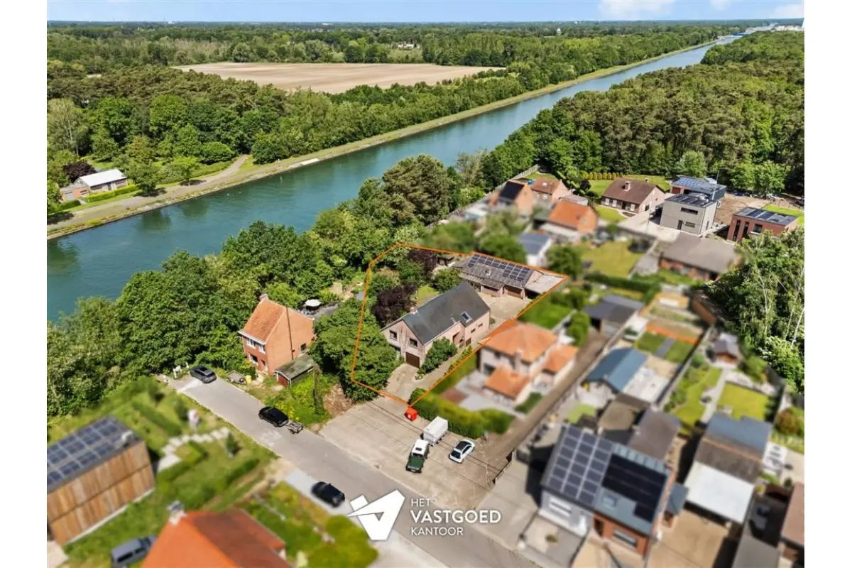 Huis te  koop in Balen 2490 469000.00€ 5 slaapkamers 257.00m² - Zoekertje 776972