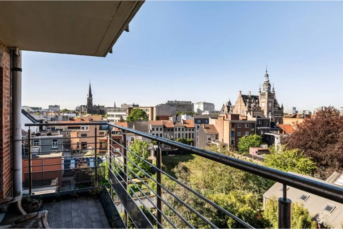 Appartement te  koop in Borgerhout 2140 225000.00€ 2 slaapkamers 110.00m² - Zoekertje 778700