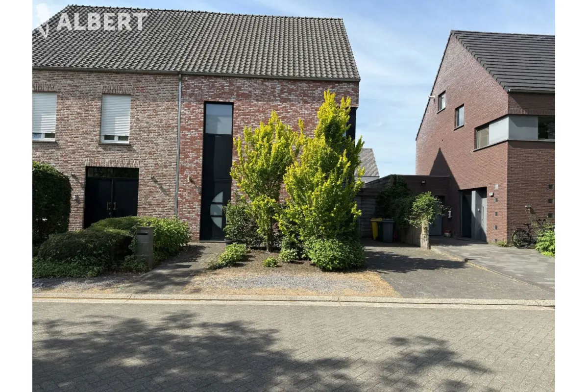 Huis te  huur in Rijkevorsel 2310 1550.00€ 4 slaapkamers m² - Zoekertje 777998