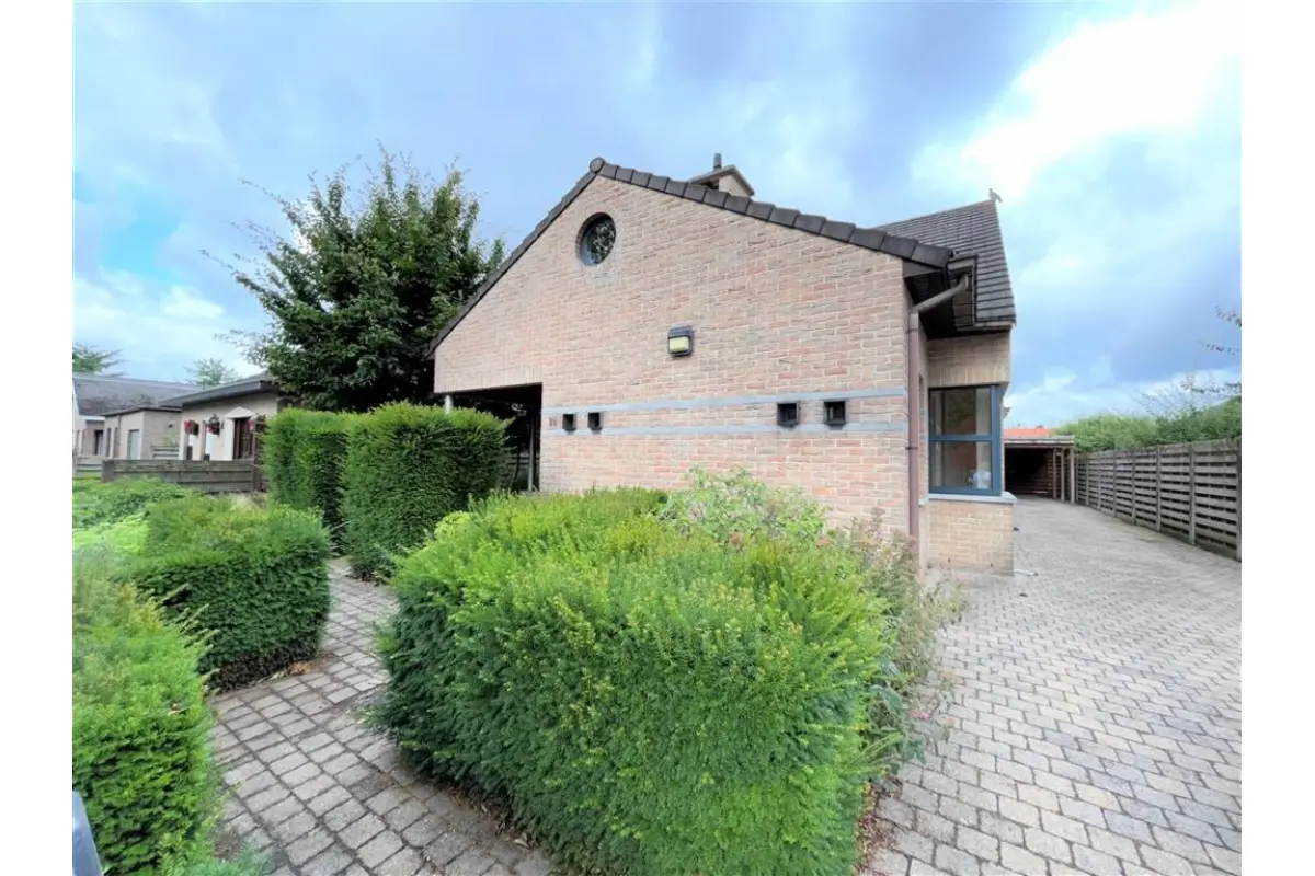 Huis te  huur in Wuustwezel 2990 1650.00€ 4 slaapkamers 213.00m² - Zoekertje 780238
