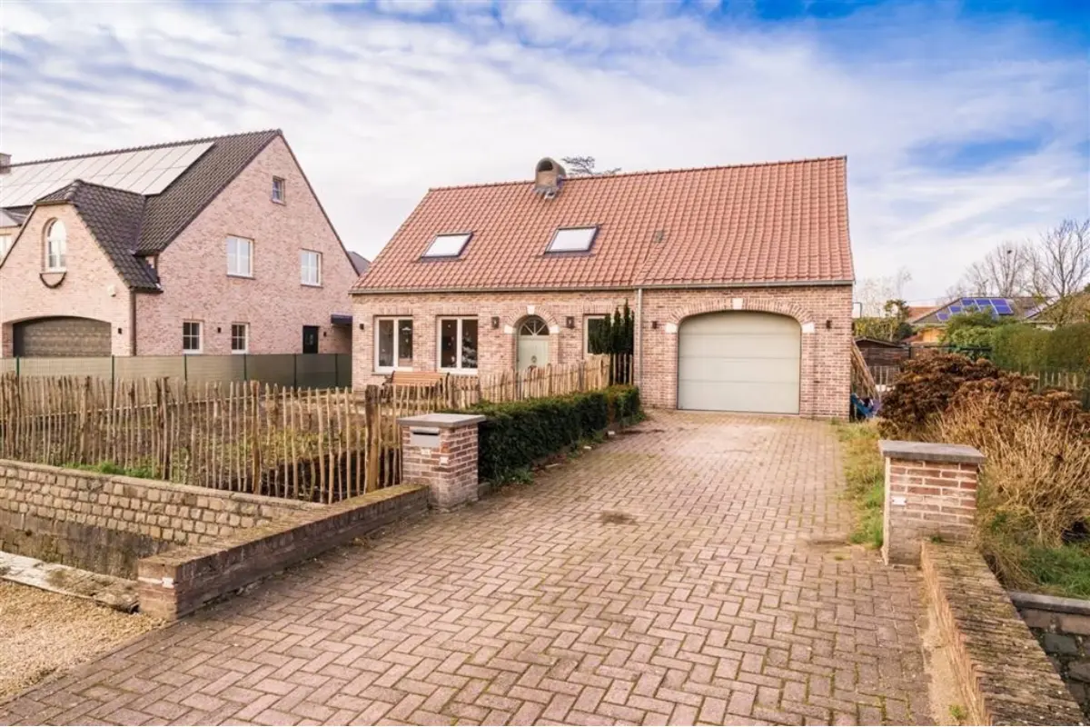 Huis te  koop in Sint-Katelijne-Waver 2860 575000.00€ 3 slaapkamers 200.00m² - Zoekertje 780457