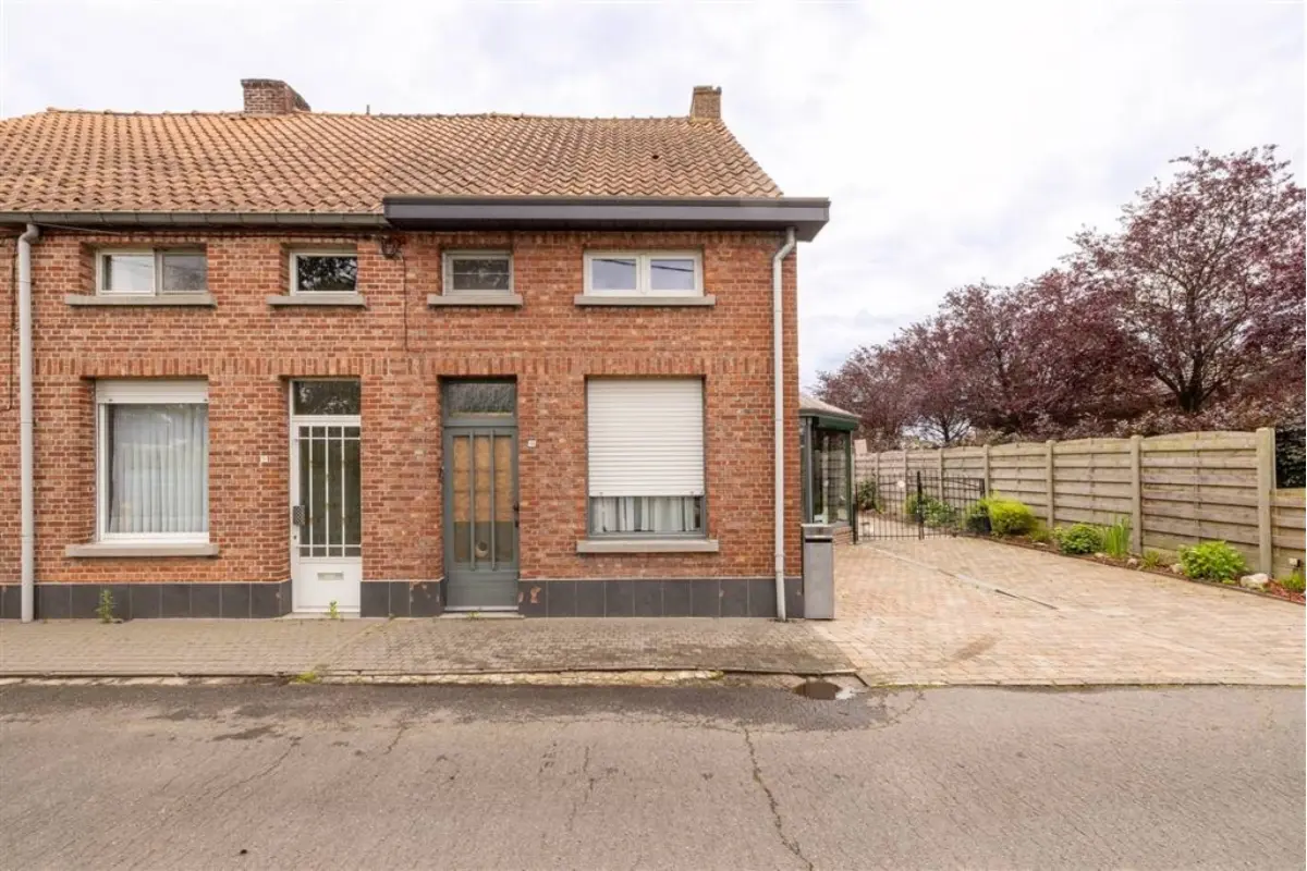 Huis te  koop in Koningshooikt 2500 279000.00€ 3 slaapkamers 124.00m² - Zoekertje 783210