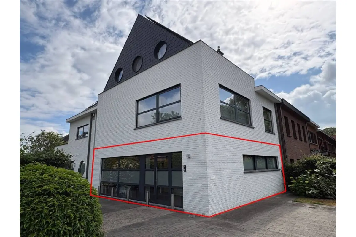 Handelszaak te  huur in Wuustwezel 2990 1275.00€  slaapkamers 85.00m² - Zoekertje 783025