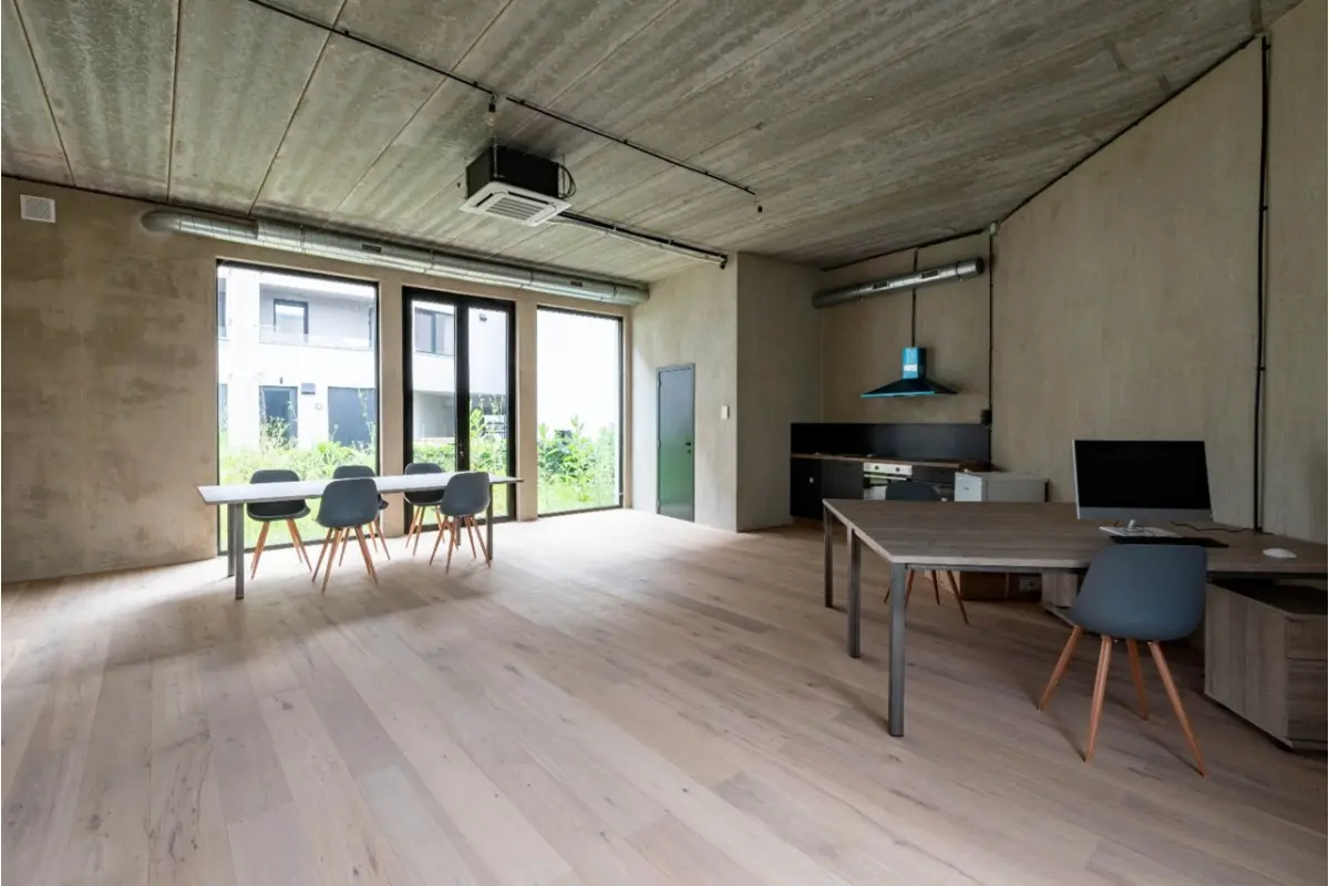 Handelszaak te  huur in Antwerpen 2060 1450.00€  slaapkamers m² - Zoekertje 782636